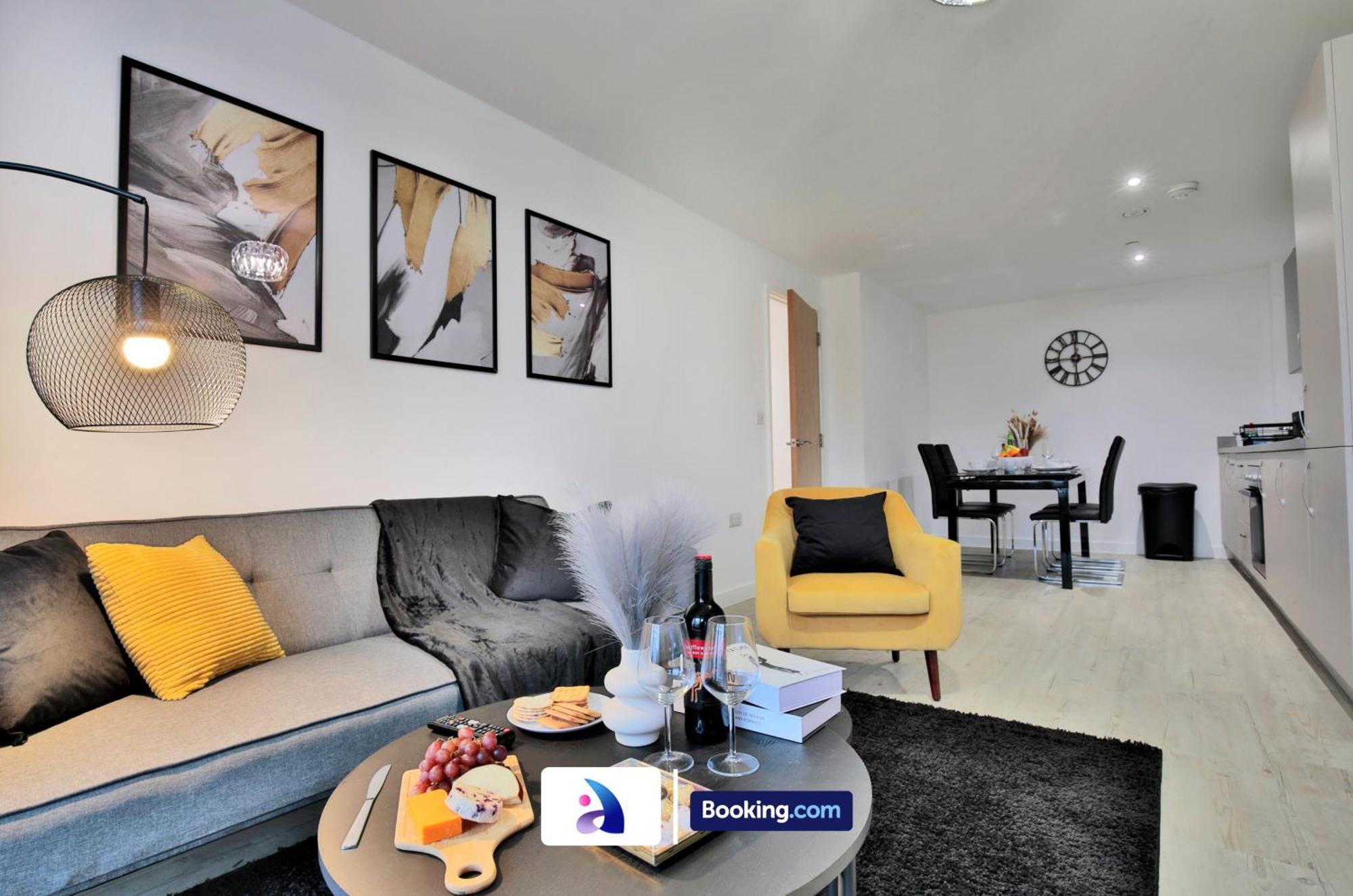 Modern 2 Bed, 2 Bath With Ensuite By Avalora Short Lets & Serviced Salford With Balcony, Near Tram Stop Salford Quays Apartment Manchester